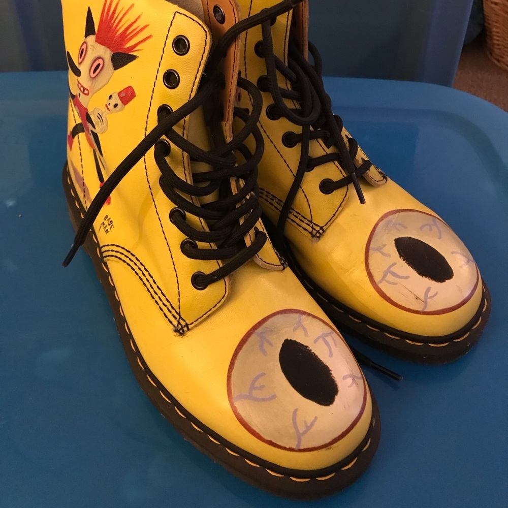 Limited edition rare Gary Baseman dr.martens boots
